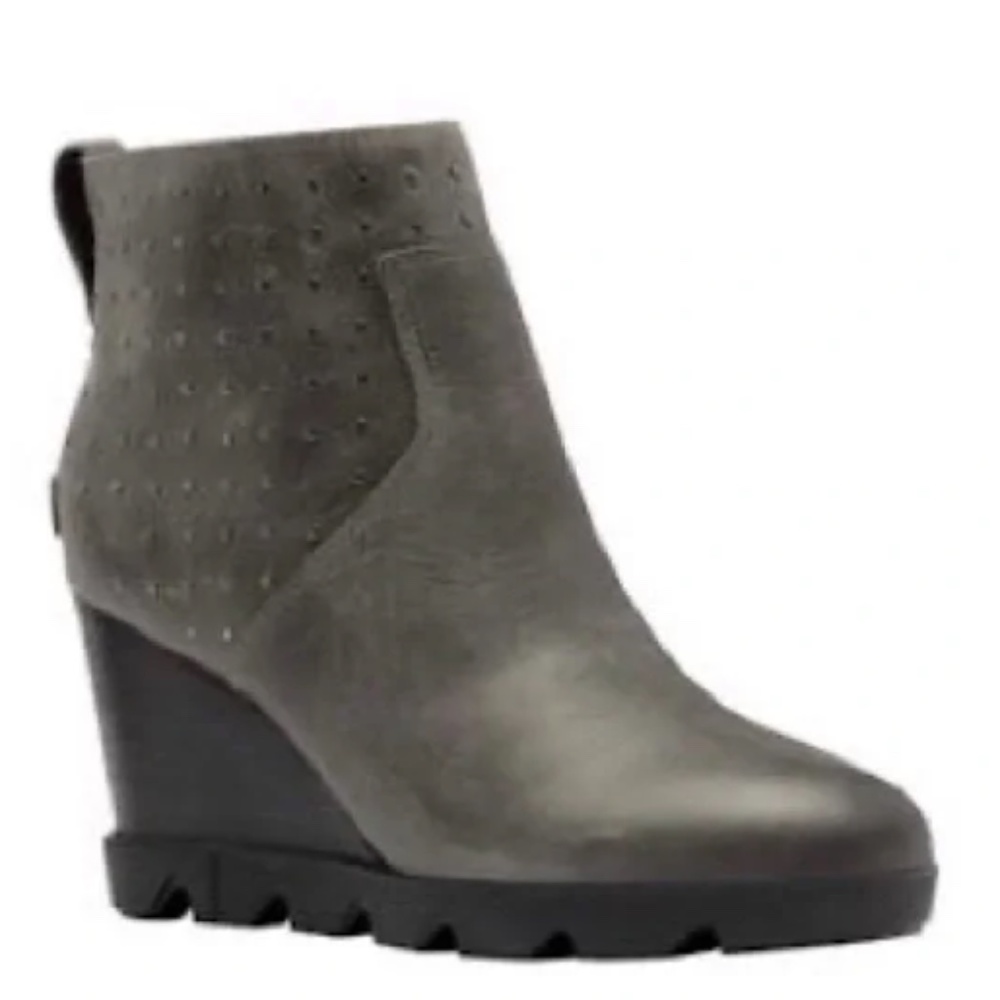 SOREL Quarry Stud Joan of Arctic Wedge boot. NWT. Will be in original box. 7.5.